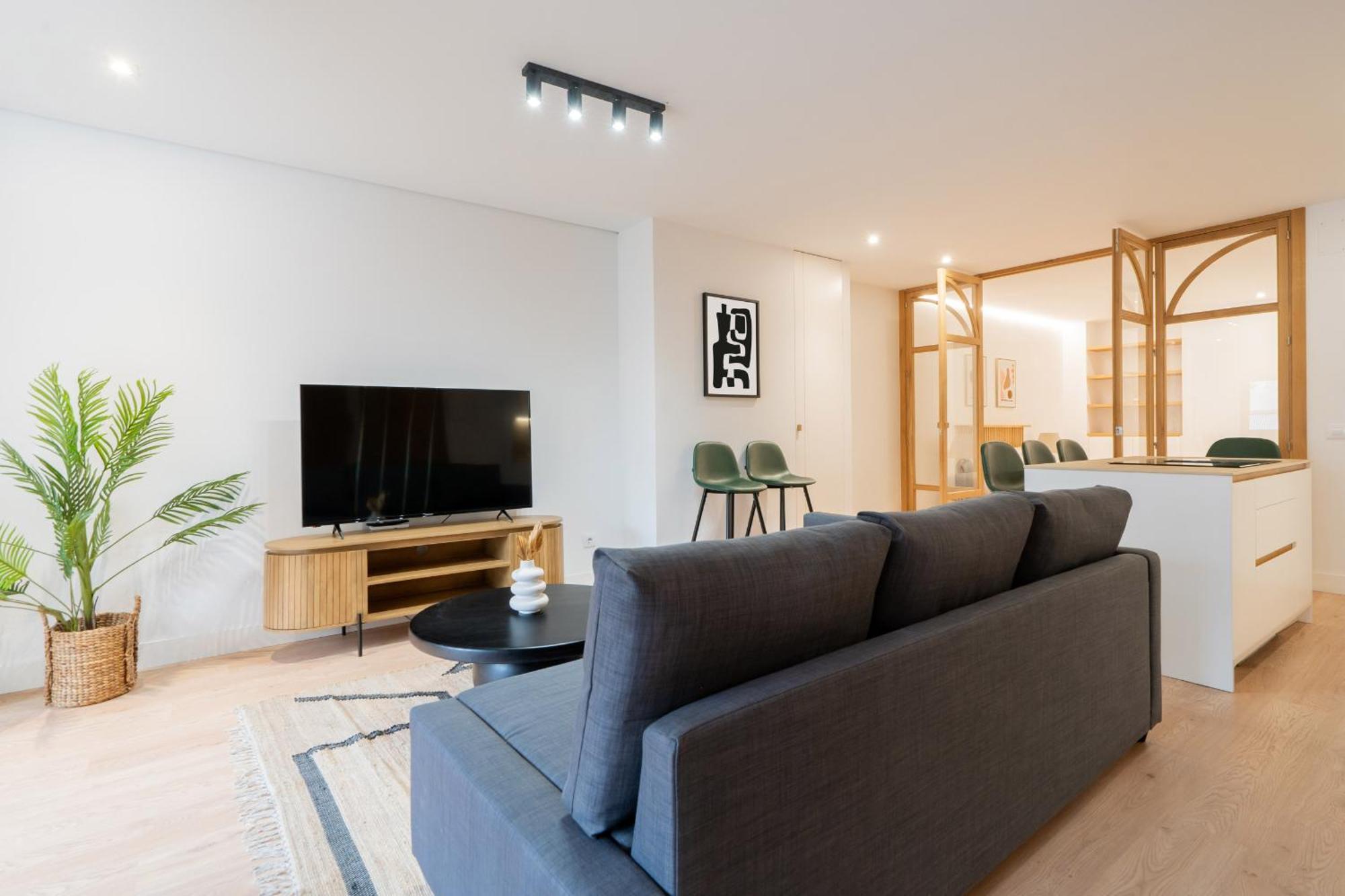 Apartamento Reformado Para 6 Personas En Plena Gran Via Alquiler Temporal Madrid Extérieur photo